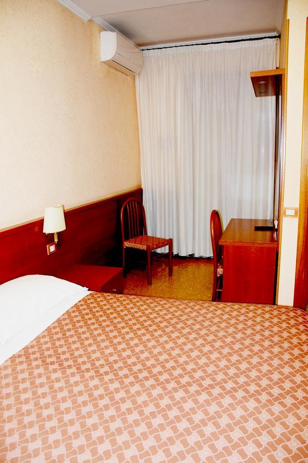 Hotel Bruna Rome Exterior photo