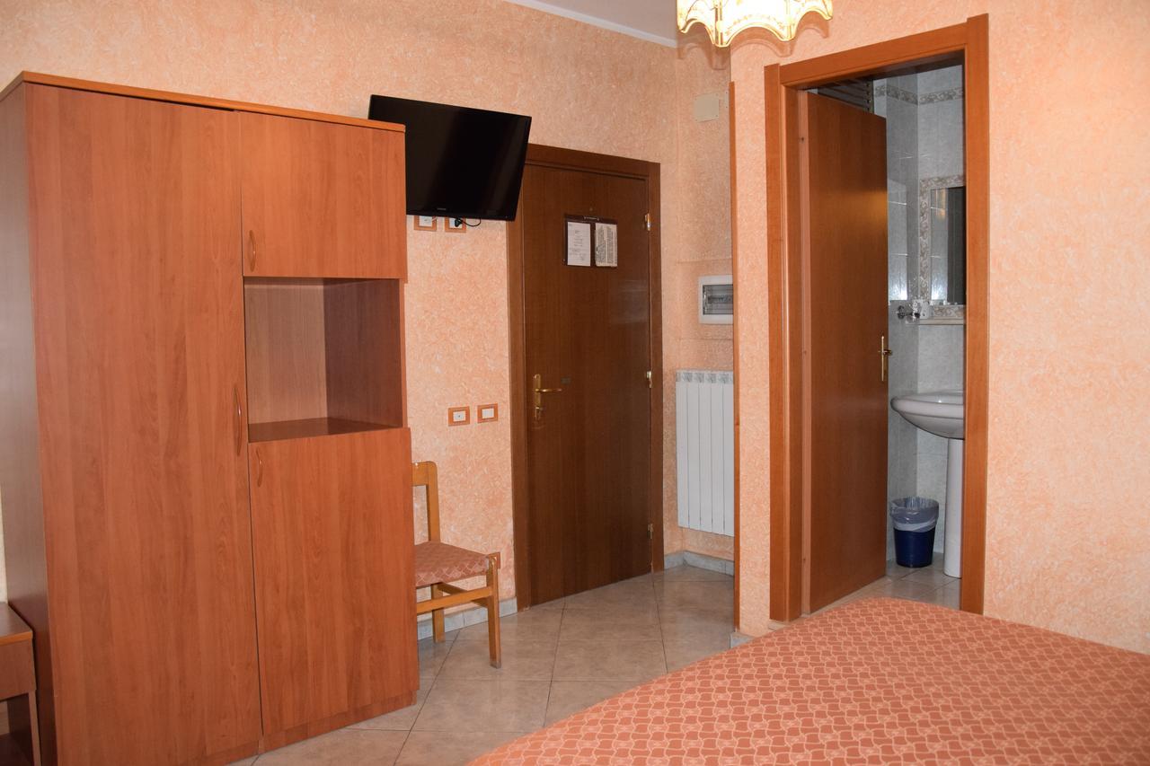 Hotel Bruna Rome Exterior photo